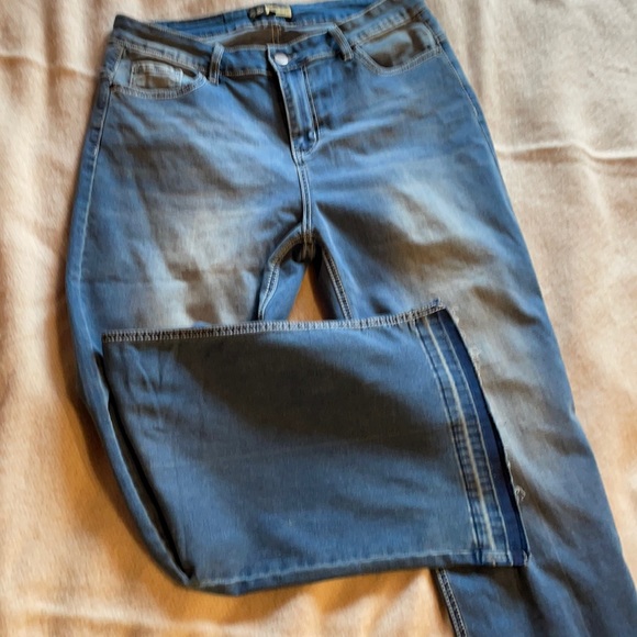Suzanne Betro stretchy jeans - Picture 1 of 3